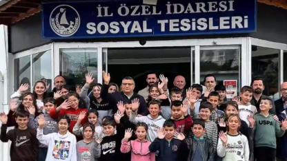 Vali özarslan'dan minik taraftarlara Sinopspor jesti
