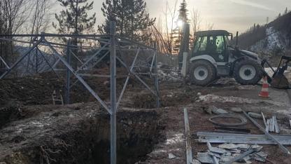 Yıkılan yüksek gerilim direkleri için sahada yoğun mesai!