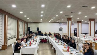 Ayancık’ta folklor kursiyerlerine motivasyon gecesi