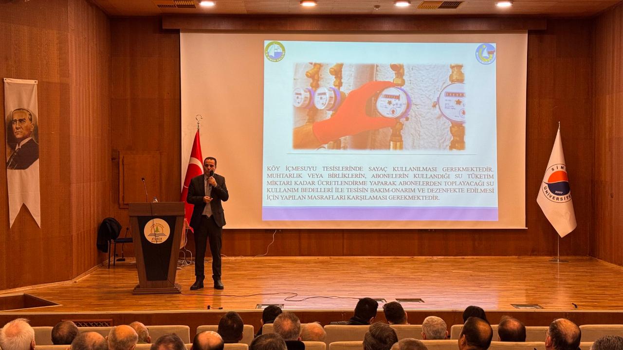 Ayancık'ta köy muhtarlarına içme suyu eğitimi