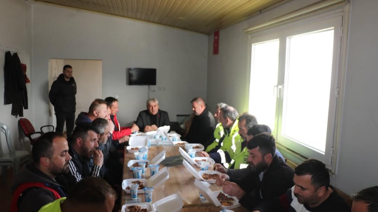 Başkan Kaya ekipleri dinledi