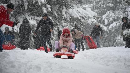 Birçok ilde kar nedeniyle eğitime bir gün ara verildi