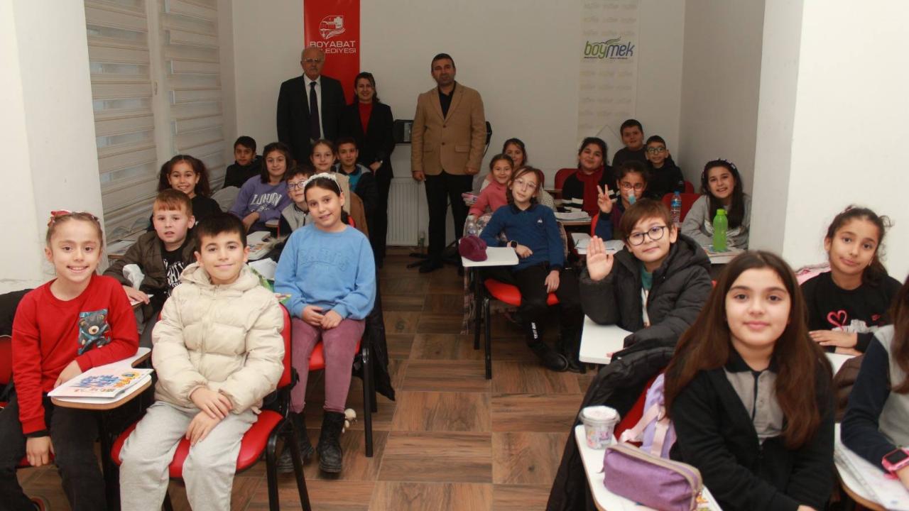 Boyabat’ta öğrenciler için ücretsiz kurs desteği