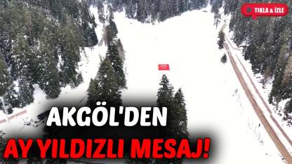 Buz tutan Akgöl’de ay yıldızlı mesaj