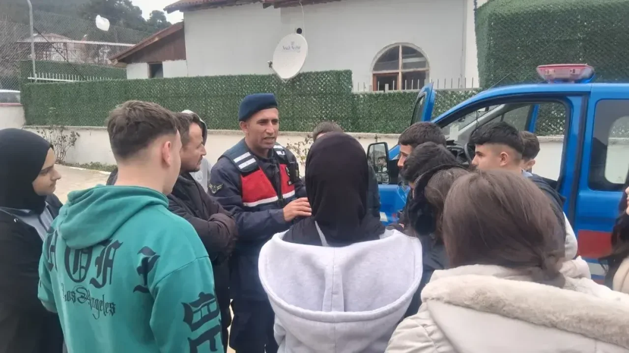 Dikmen’de öğrenciler jandarmayı yakından tanıdı