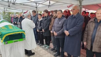 Diş Hekimi  Azizoğlu son yolculuğuna uğurlandı