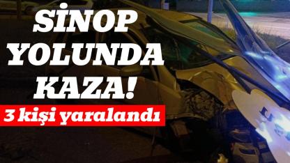 Otomobil aydınlatma direğine çarptı: 3 genç yaralı