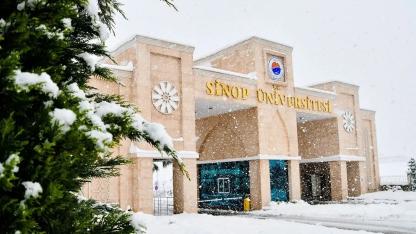 Sinop’ta fırtına ve kar tatili! Üniversite yerleşkeleri tatil edildi