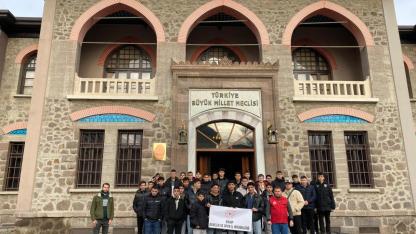 Sinoplu gençler başkenti gezdi