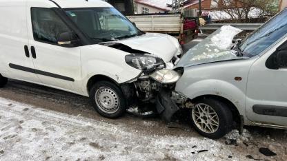 Kaygan yol Sinop’ta kaza getirdi