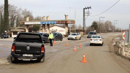 Sinop-Ayancık yolu tek şeride düştü