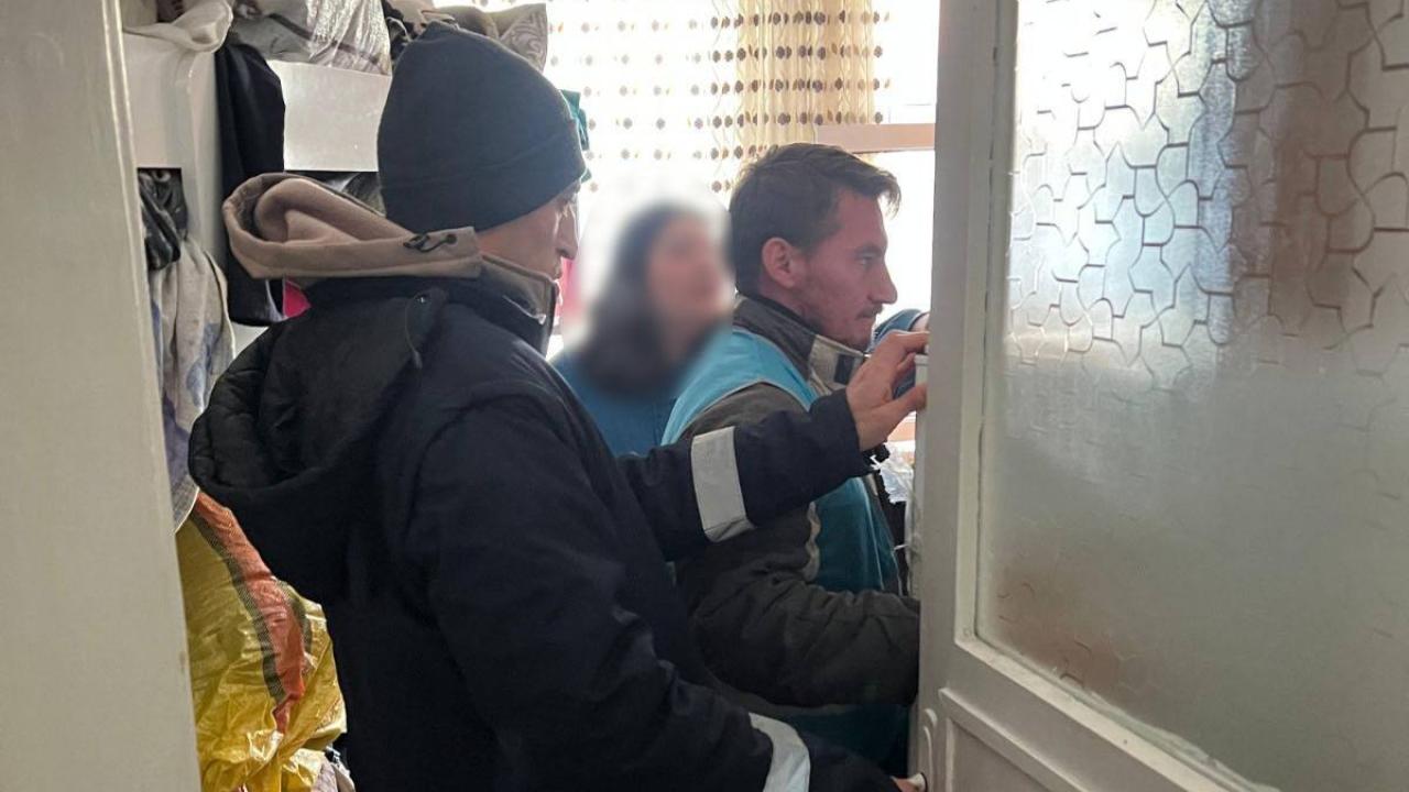 Sinop'ta evini su basan vatandaşın imdadına belediye ekipleri yetişti