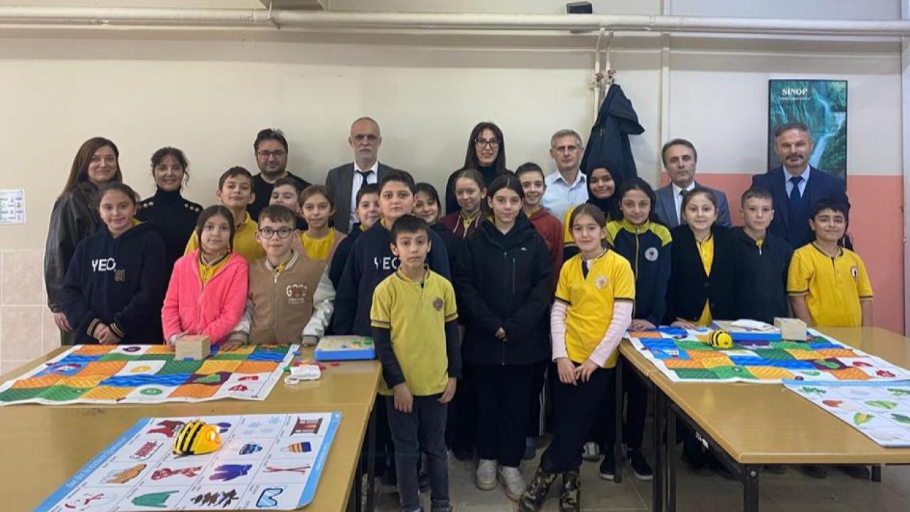 Sinop'ta ortaokul öğrencilerine robotik kodlama eğitimi