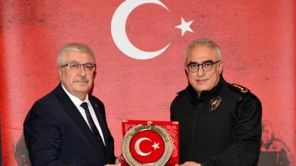 Sinop’un sevilen müdürüne Ankara’da vefa ziyareti