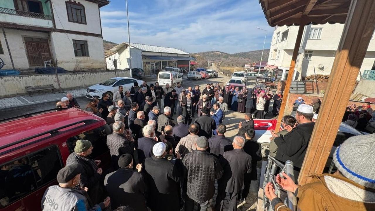 Umre yolcuları dualarla uğurlandı