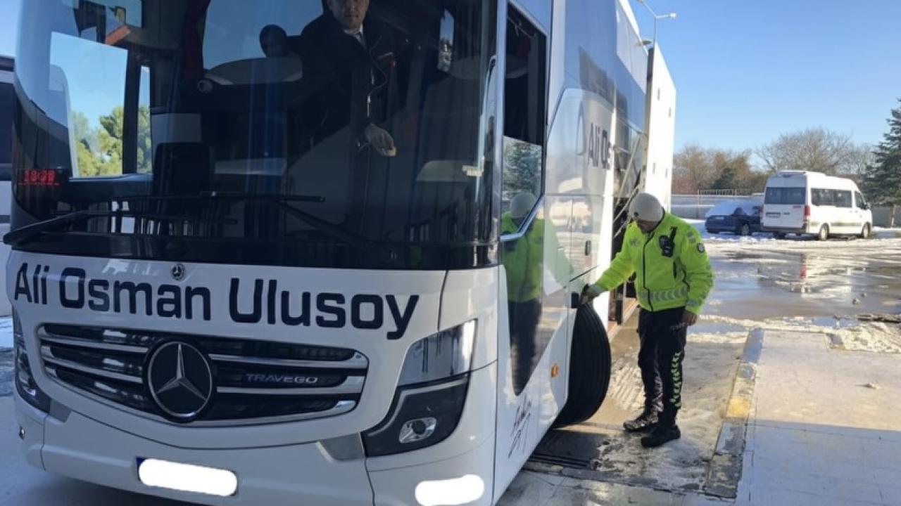 Yolcu taşıyan araçlar Sinop’ta denetlendi