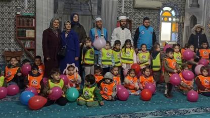 Ayancık’ta camiler çocuk sesiyle şenlendi