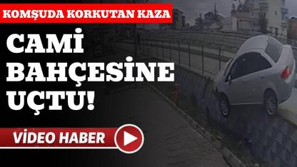 Bafra'da otomobil cami bahçesine uçtu