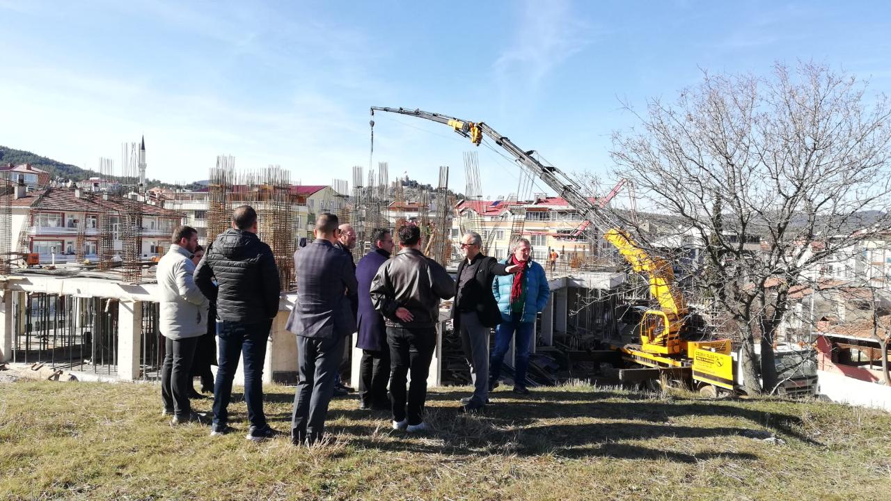 Boyabat'ta 24 derslikli okul inşaatında son durum değerlendirildi