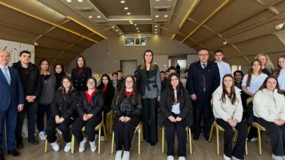 Gerze'de "Geleceğin Liderleri" fikirleriyle yarıştı