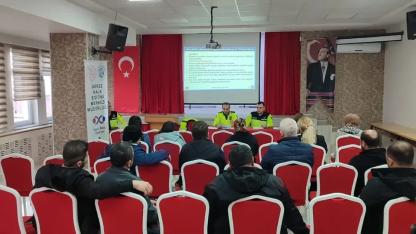 Gerze'de okul servisi şoför ve rehber personeline trafik eğitimi