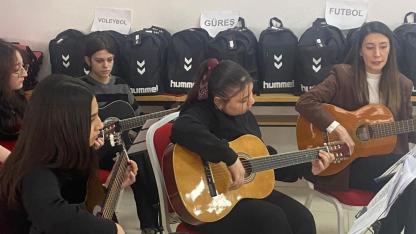 Gerze'de “Resim, Müzik, Spor Çocuğun Cennetidir” Projesi büyüyerek devam ediyor