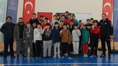 Gerzeli sporcular turnuvalara damga vurdu