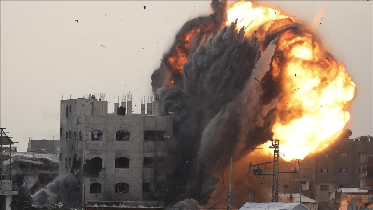 İsrail, ateşkese rağmen Gazze’ye hava ve topçu saldırıları düzenledi