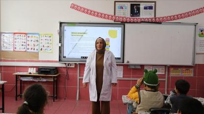 Kanser hastası öğretmen erken teşhisle kanseri yendi