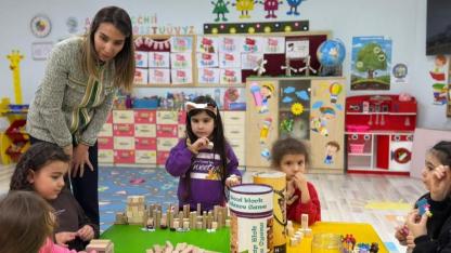 Kaymakam Büyüker, miniklerin neşesine ortak oldu