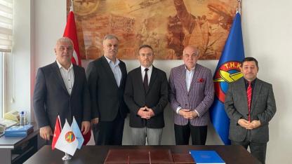 Paşa Bektaş’tan THK Sinop şubesine ziyaret