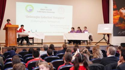 “Geleceğin Liderleri Yetişiyor” projesinde gençler münazara ile buluştu