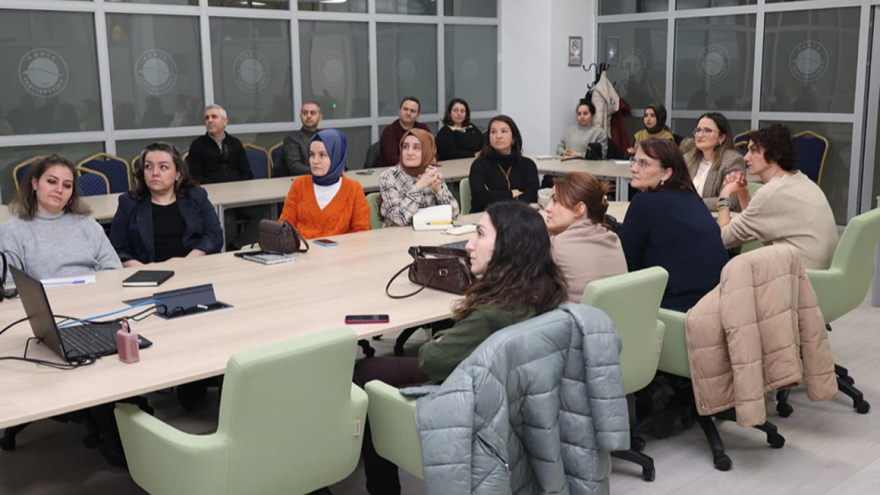 Sinop Üniversitesi’nde akademisyenlere uygulamalı proje eğitimi