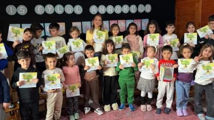 Sinop'ta minik okurlar yazarla buluştu