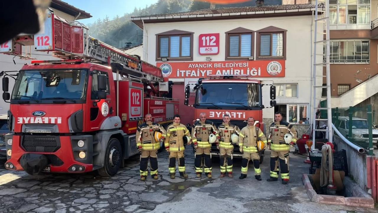 Ayancık Belediyesi itfaiyeye Nomex elbise desteği sağladı