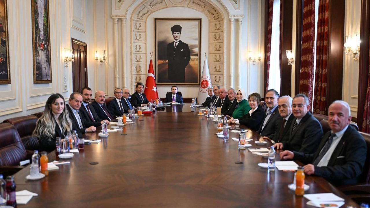 Bakan Gürlek, Sinop heyetiyle bir araya geldi