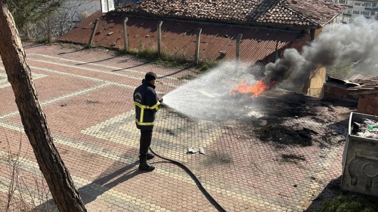 Boyabat Seyir Kulesi çevresinde yangın paniği