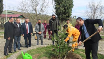 Boyabat'ta fidanlar toprakla buluştu