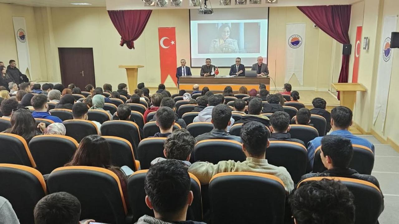 Boyabat'ta öğrenciler IBAN dolandırıcılığına karşı bilgilendirildi