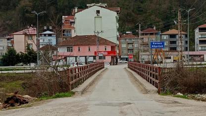 Bu köprüden yan yana geçmek imkansız