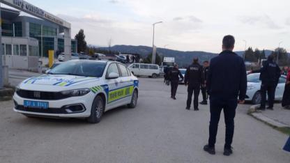 Emniyet önünde yumruklar konuştu