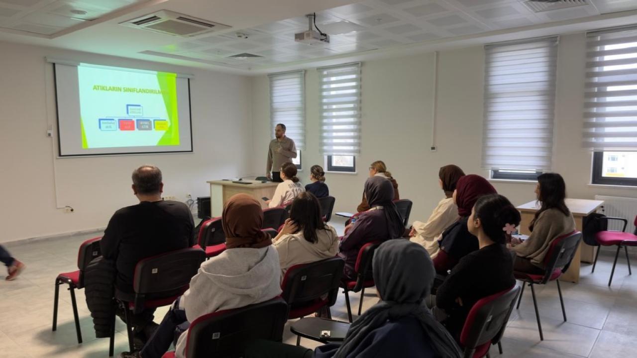 Erfelek'te hastane personeline atık yönetimi eğitimi