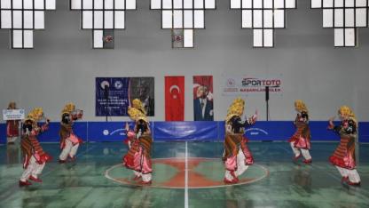 Gerze'de halk oyunları rüzgarı