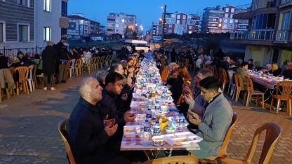Gerze’de imece usulü iftar sofrası kuruldu