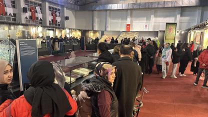 Kutsal emanetler sergisi yoğun ilgi gördü