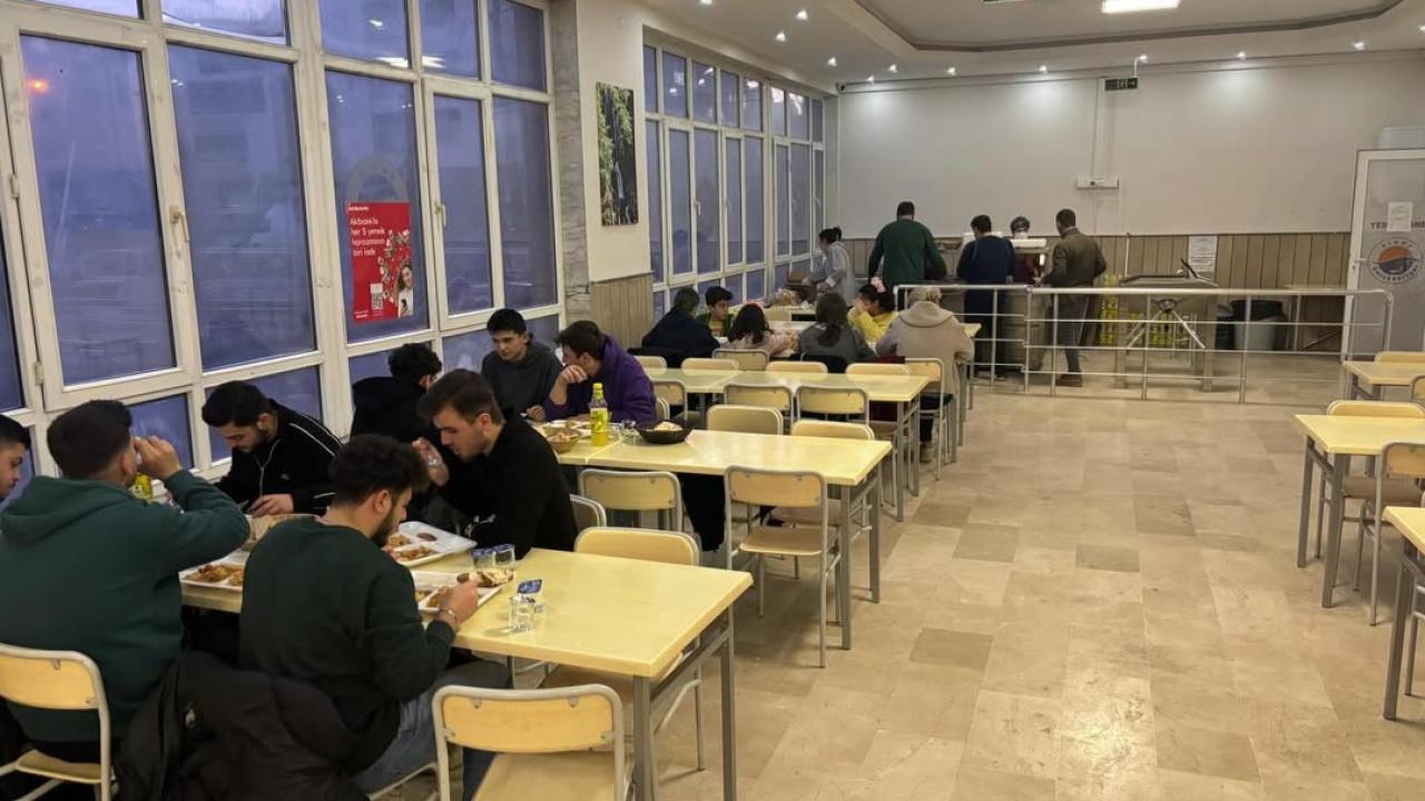 Mezunlar ve hayırseverler sofrada buluştu