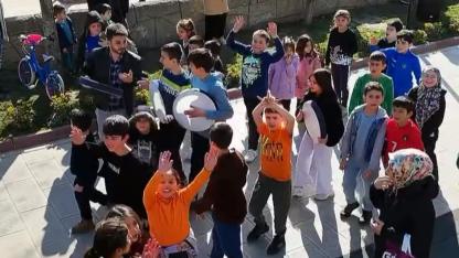 Miniklerin Ramazan coşkusu parkalara taştı