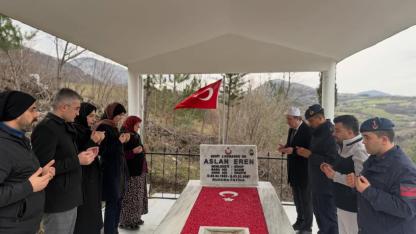 Gerze’de Şehit Aslan Eren dualarla anıldı