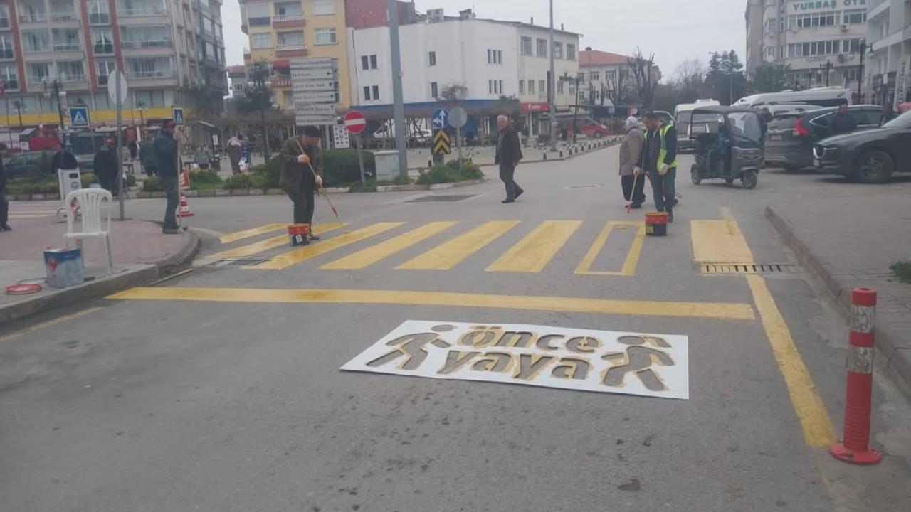 Silinen yaya geçitleri yeniden hayat buldu