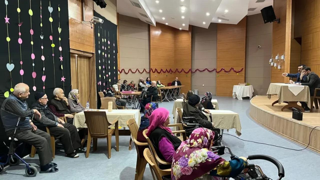 Sinop huzurevinde gönüllere dokunan tilavet